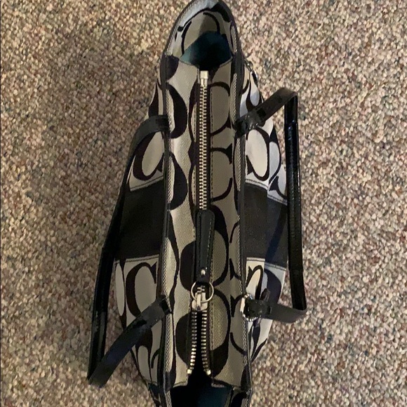 Coach Signature Canvas Tote in Black - Picture 4 of 11